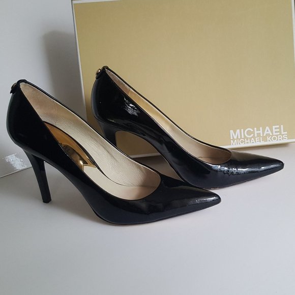 Michael Kors Elisa Pumps - Picture 7 of 16